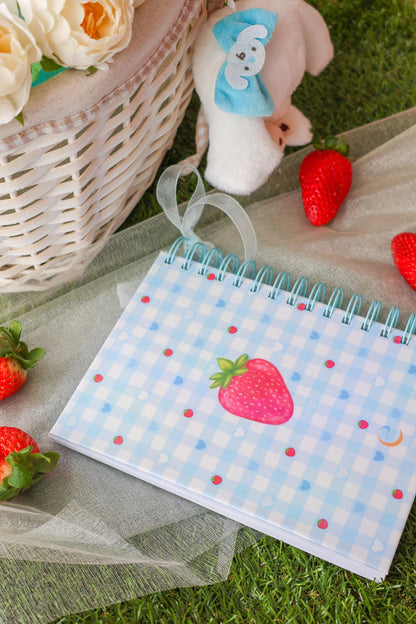 Pack Cuaderno + Página de Pegatinas Strawberry Baby • Página de 12 Pegatinas • Planner Diario