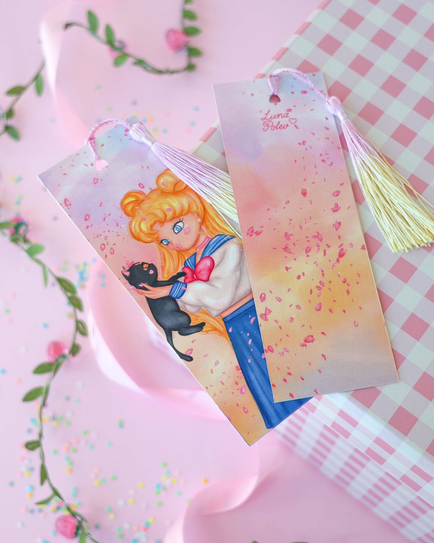 Marcapáginas con Borlitas Usagi&Luna · Papel Nacarado 300gm