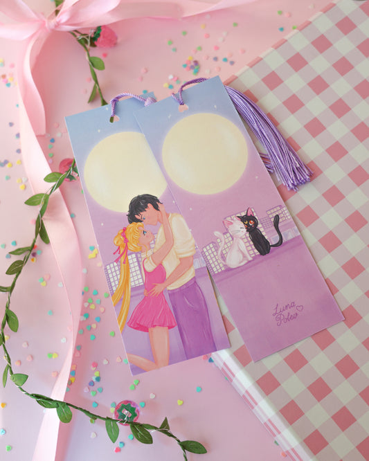 Marcapáginas con Borlitas Moonlight Love · Papel Nacarado 300gm