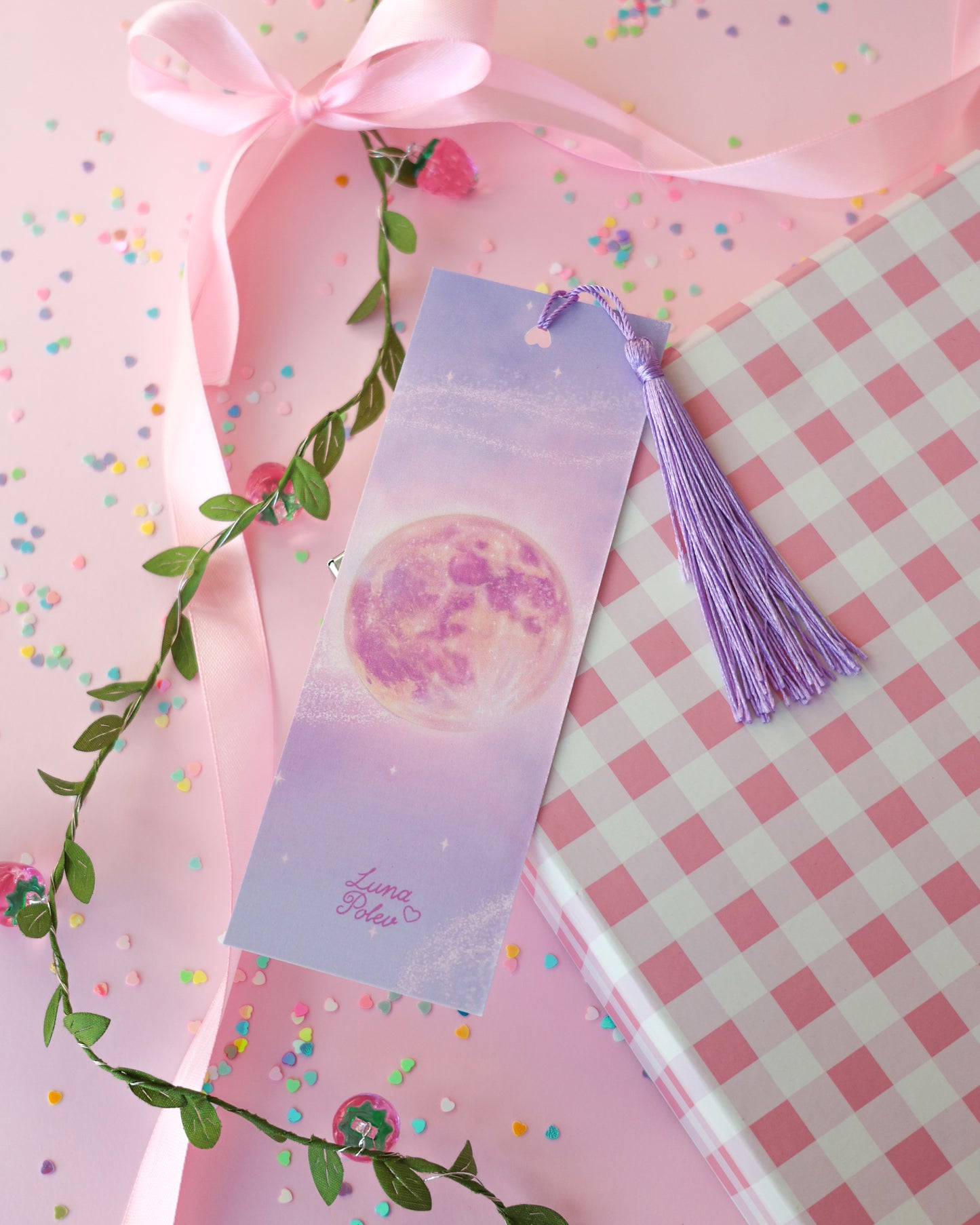Marcapáginas con Borlitas Serenity · Papel Nacarado 300gm