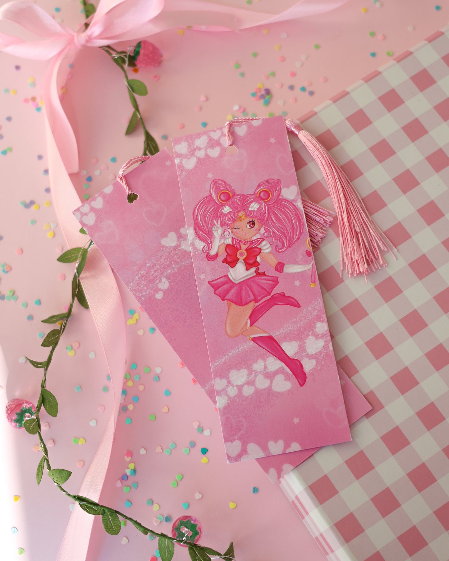 Marcapáginas con Borlitas ChibiMoon · Papel Nacarado 300gm