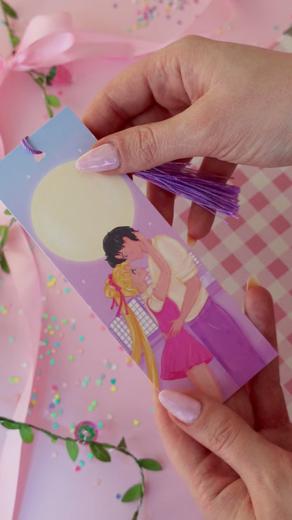 Marcapáginas con Borlitas Moonlight Love · Papel Nacarado 300gm